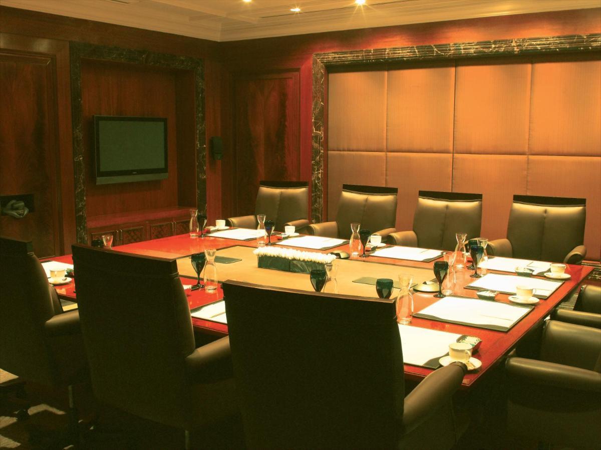 The Claridges New Delhi Hotel Facilities photo The boardroom of the club