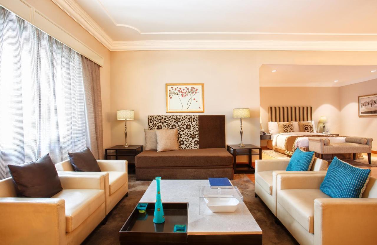 The Claridges New Delhi Hotel Exterior photo Suite at the Taj Mahal Palace, Mumbai