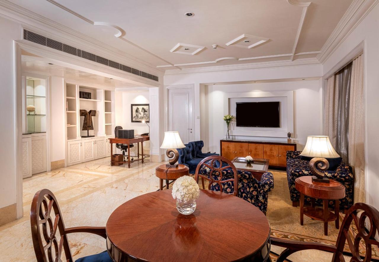The Claridges New Delhi Hotel Exterior photo