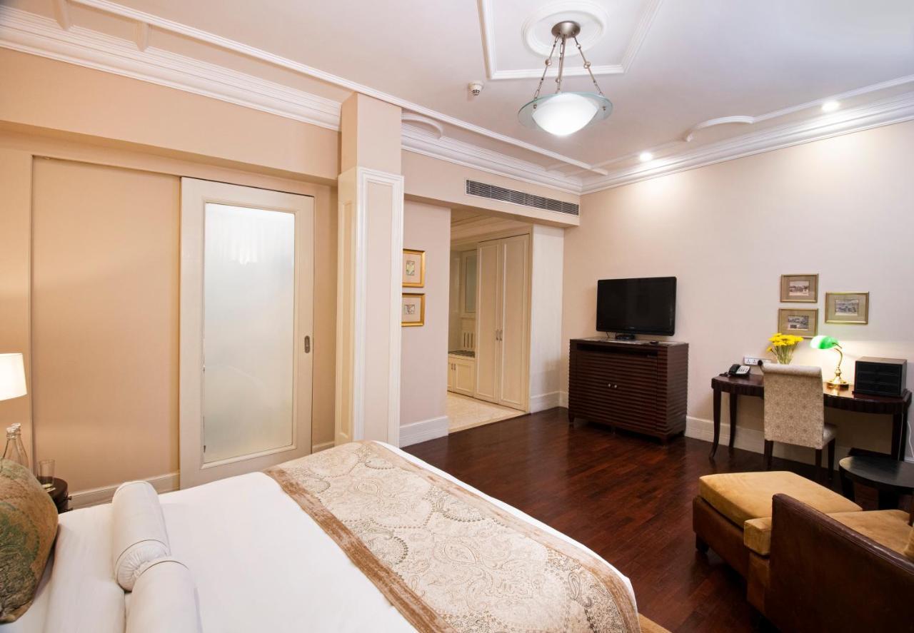 The Claridges New Delhi Hotel Exterior photo A room at the Taj Bengal