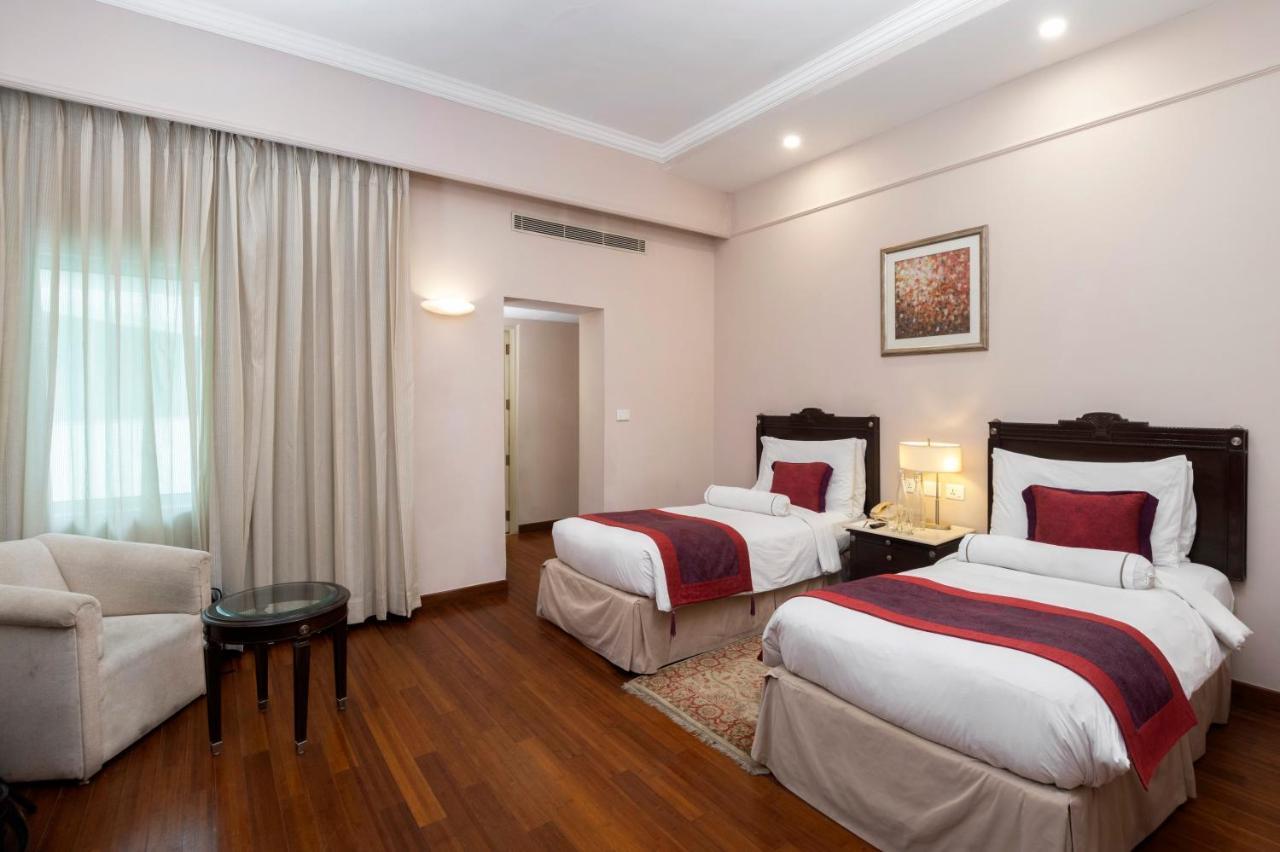 The Claridges New Delhi Hotel Exterior photo Deluxe Room