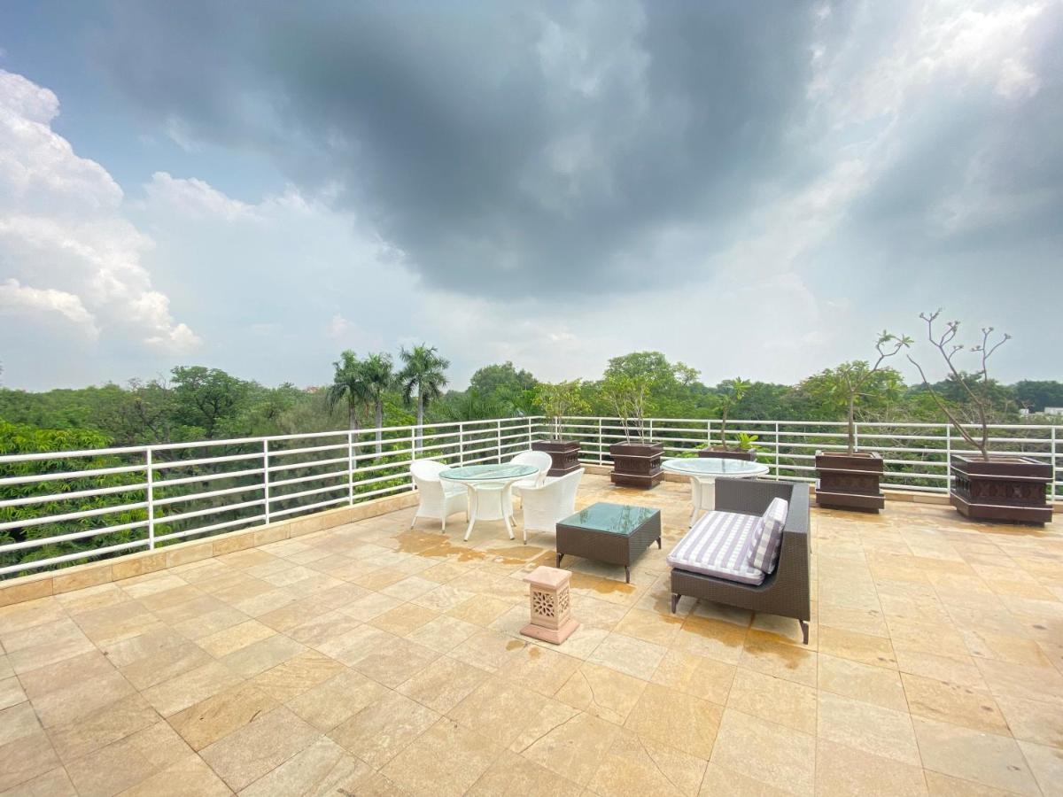 The Claridges New Delhi Hotel Exterior photo Rooftop